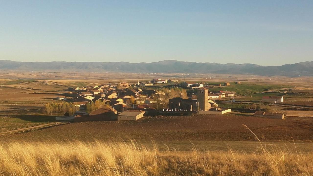 Camino Del Prado Pensionat Santa Maria la Real de Nieva Exteriör bild